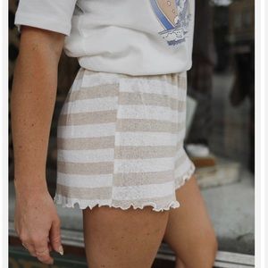 Billabong Breeze neutral strip, soft women’s knit shorts NWT size M